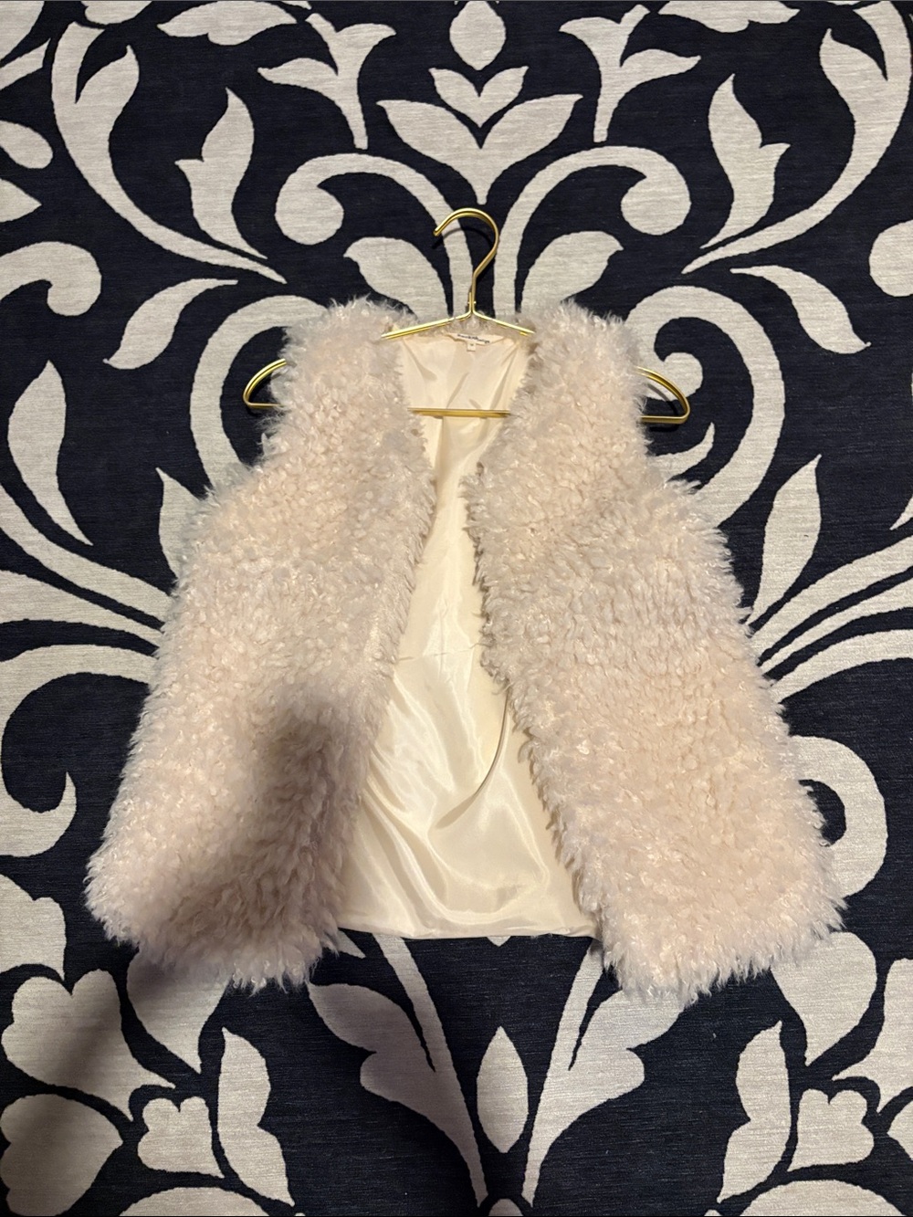 Faux Shearling Vest in Cream - Women’s Cozy Layering Piece